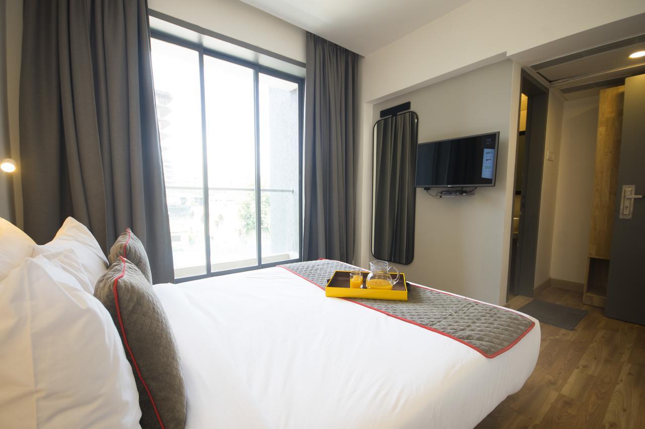 Oyo Townhouse 16 International Airport Hotel Mumbai  Buitenkant foto