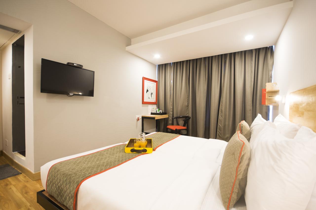 Oyo Townhouse 16 International Airport Hotel Mumbai  Buitenkant foto