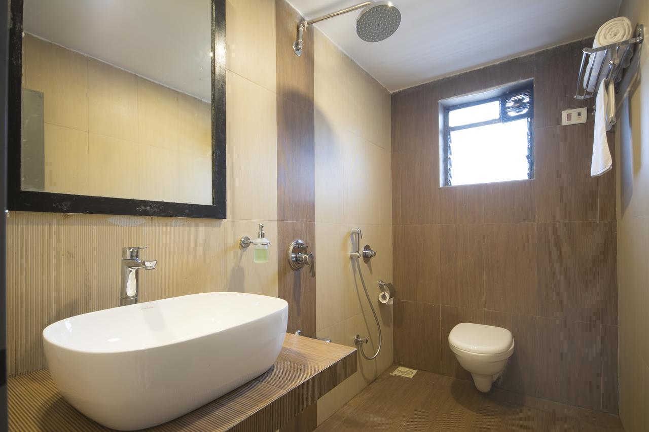 Oyo Townhouse 16 International Airport Hotel Mumbai  Buitenkant foto