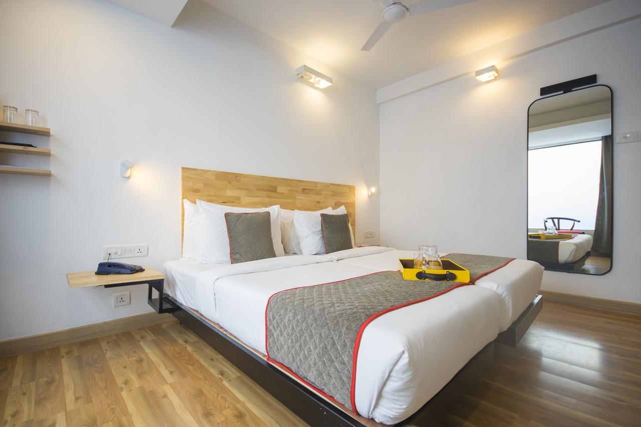 Oyo Townhouse 16 International Airport Hotel Mumbai  Buitenkant foto