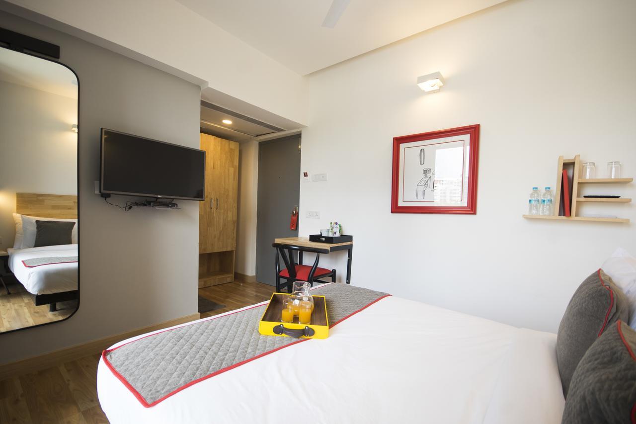 Oyo Townhouse 16 International Airport Hotel Mumbai  Buitenkant foto
